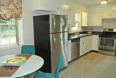 27 Harding St, Chicopee, MA 01013 - photo 3