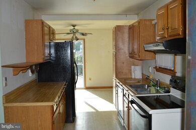 2302 Lodge Forest Dr, Sparrows Point, MD 21219 - photo 6