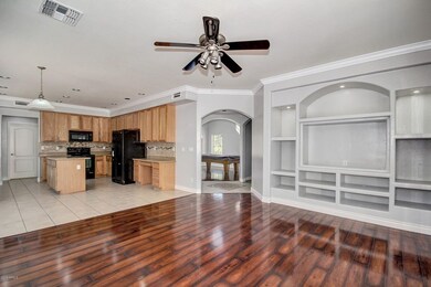 Colonial Dr (17)