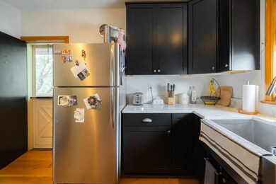 565 Somerville Ave unit 2R, Somerville, MA 02143 - photo 2