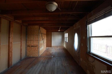 6772 Point Ct, Sainte Genevieve, MO 63670 - photo 7