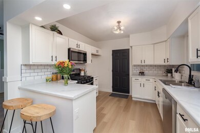 204 Pershing Ct, Davenport, IA 52803 - photo 7