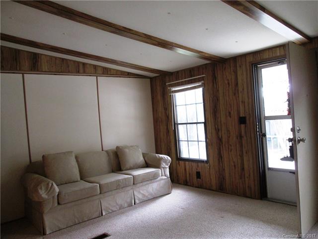 302 Meadowbrook Ct unit 17, Hendersonville, NC 28792 - photo 2