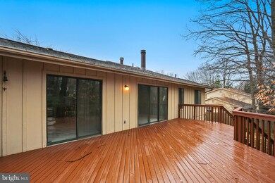 2519 Oakenshield Dr, Potomac, MD 20854 - photo 5