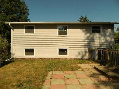 1616 Sacramento Dr, Carpentersville, IL 60110 - photo 6