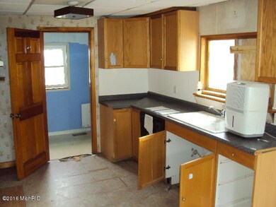 1109 Herbert St, Niles, MI 49120 - photo 5