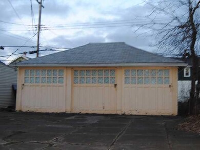 Parking Lot/Garage