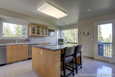 KITCHEN W/COOKTOP ON ISLAND