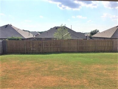 625 Madeline Ln, Moore, OK 73160 - photo 6