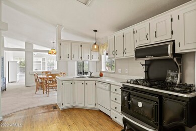 Kitchen (2)