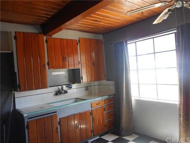 Kitchen could be just sweet. Lots of potential.