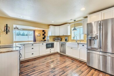 4813 SW Helmholtz Way, Redmond, OR 97756 - photo 6