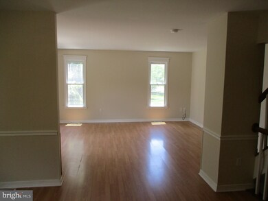 659 Knightsbridge Dr, Hagerstown, MD 21740 - photo 6