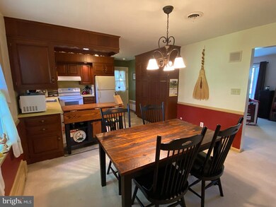 434 W High St, Womelsdorf, PA 19567 - photo 4