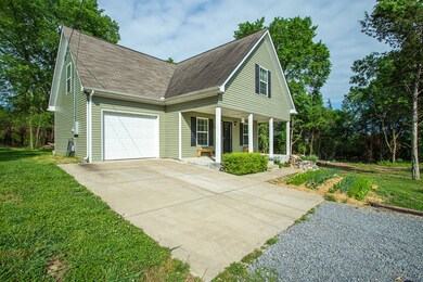 643A Mac St, Shelbyville, TN 37160 - photo 2