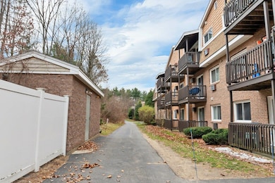 210 Brook Village Rd unit U43, Nashua, NH 03062 - photo 4