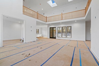 Light and bright Family room with cathedral ceilin