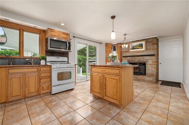 2 Howard St, Barrington, RI 02806 - photo 4