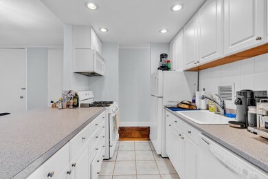 Harbor Towers unit 14G, Boston, MA 02110 - photo 2