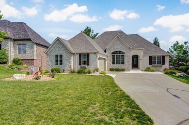 821 E Donegal Cir-54