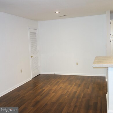 4916 Stone Shop Cir, Owings Mills, MD 21117 - photo 4