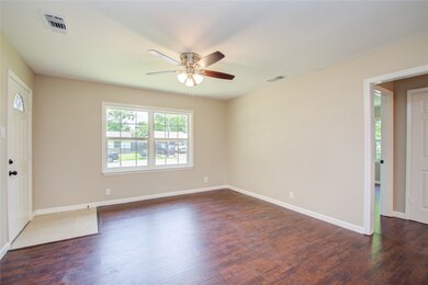 10511 Hollyglen Dr, Houston, TX 77016 - photo 7