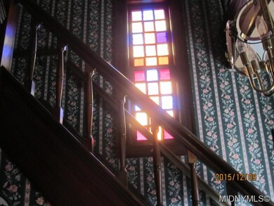 STAIRWAY W/STAINED GLASS