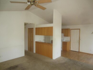 812 Bower Ln, Grants Pass, OR 97527 - photo 4