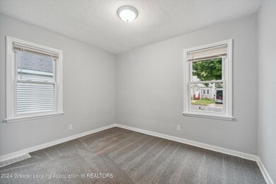 09-929-Nipp-Ave-Lansing-MI-48915-WindowS