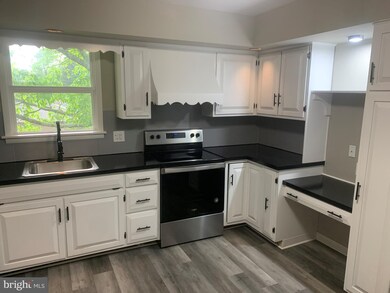 80 Taft St, Hazleton, PA 18201 - photo 6