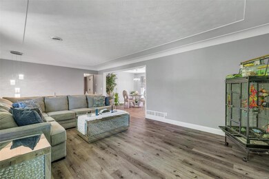 712 Valley Dr, Maryville, IL 62062 - photo 6