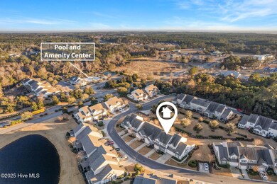 walking distance to Pool!