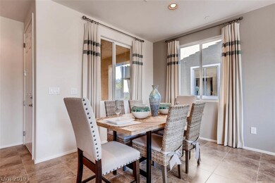 2175 Dining Room **Picture is of Model Home**