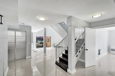 1000 NE 204th Ln unit D, Miami, FL 33179 - photo 4