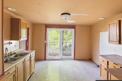 210 State St, Edison, OH 43320 - photo 6