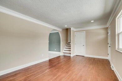 5245 Karl Rd Columbus OH 43229-large-007