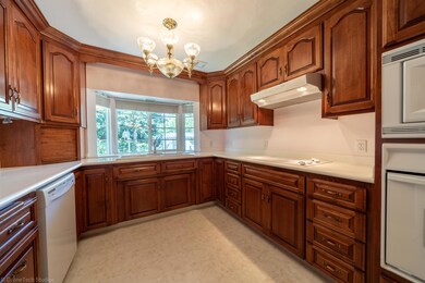 1610 Pleasant St-15