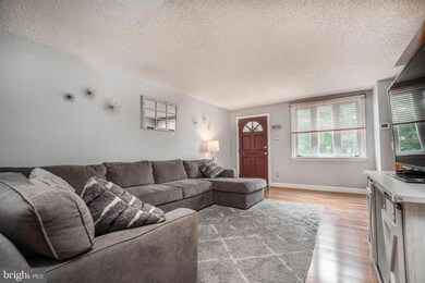 329 Pine St, Glenolden, PA 19036 - photo 6