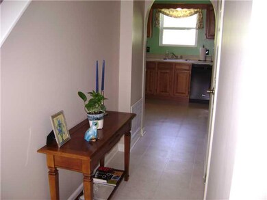 Entry/Foyer.