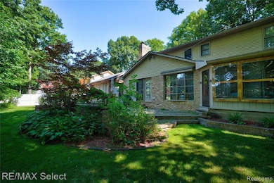 1320 Kings Carriage Rd, Grand Blanc, MI 48439 - photo 4