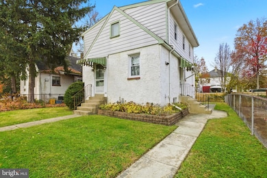 933 Bedford Ave, Darby, PA 19023 - photo 2