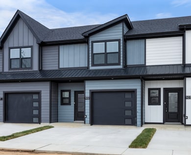 102 Jonathan Wade Cir, Clarksville, TN 37043 - photo 4