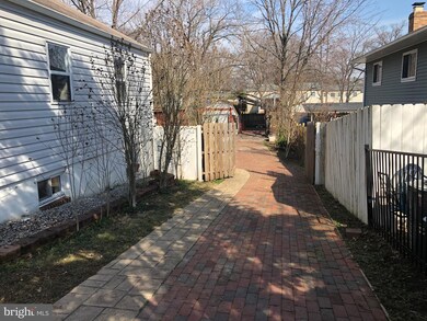 8412 Spruce Hill Dr, Laurel, MD 20707 - photo 4