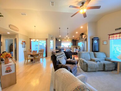 2026 SW Otis Ln, Grants Pass, OR 97527 - photo 7