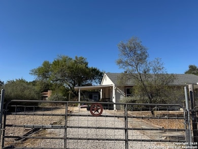 1635 Lakeview Dr, Canyon Lake, TX 78133 - photo 4