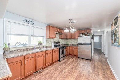 1015 Edwards St, Waukegan, IL 60085 - photo 7