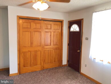 25 E Adams St, McAdoo, PA 18237 - photo 3