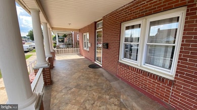 2223 Noble St, Reading, PA 19609 - photo 3