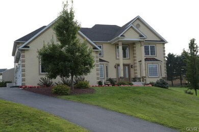 1952 Applewood Dr, Orefield, PA 18069 - photo 2