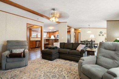 1 Glenn Dr, Allenstown, NH 03275 - photo 5